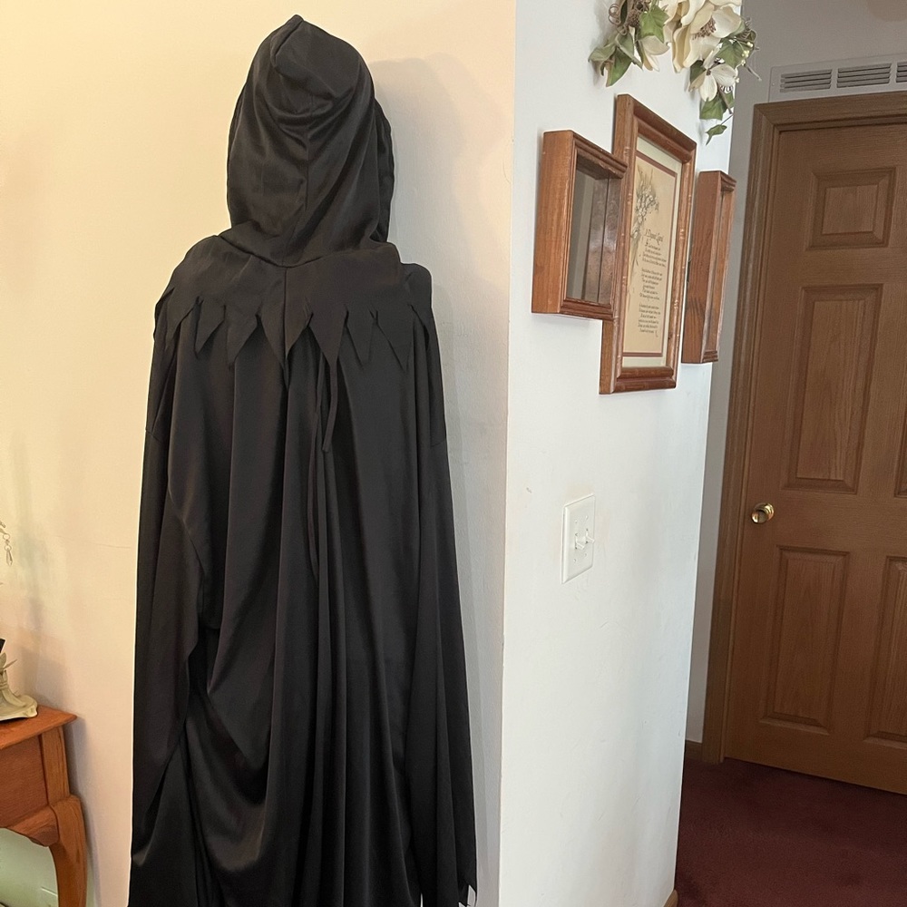 Black is black costume with hood that can still see out size up to 3X-2 pieces